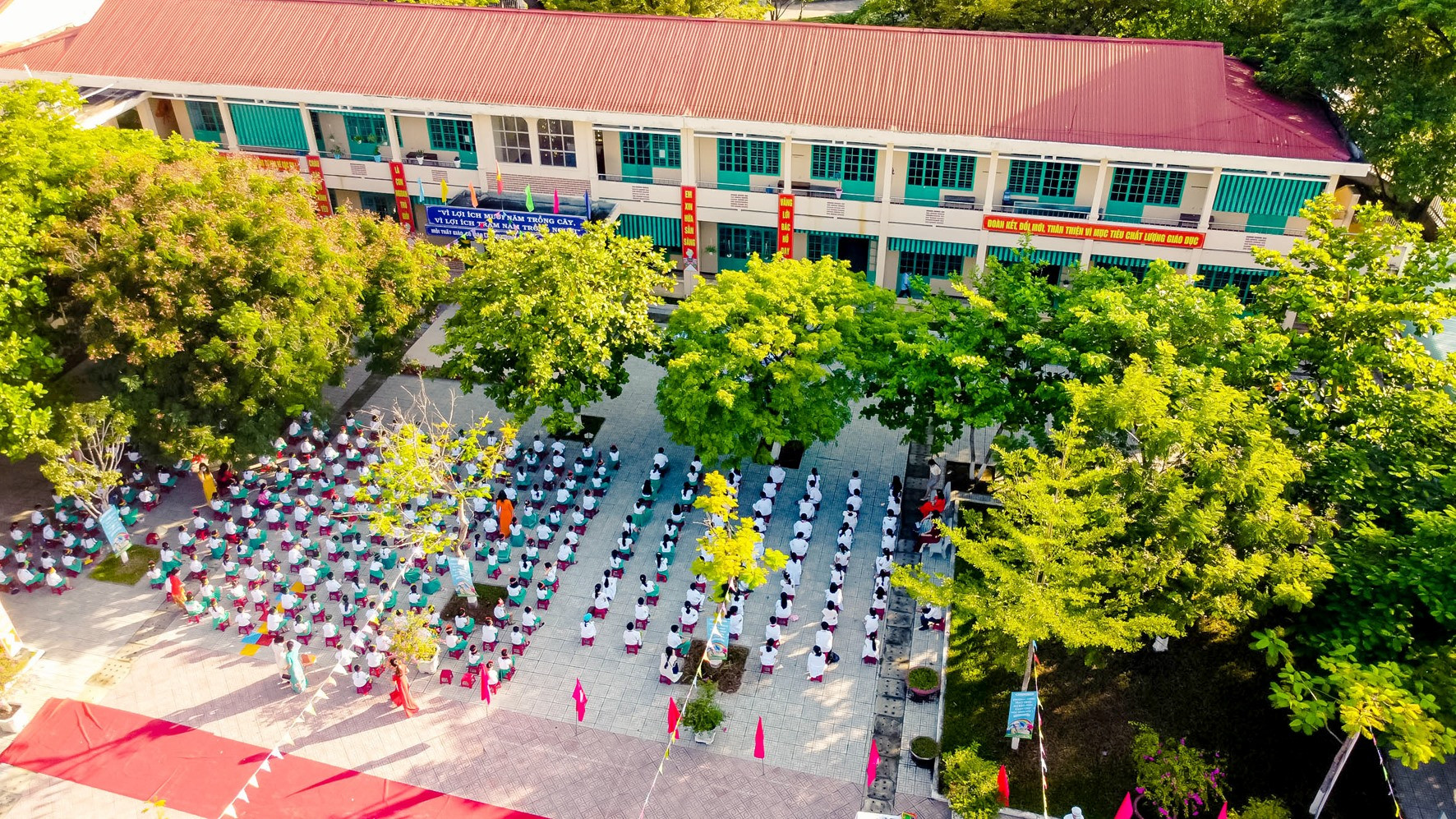Lễ khai giảng năm học 2020 - 2021 ở Trường Tiểu học Nguyễn Văn Trỗi (Tam Kỳ). ẢNH: PHƯƠNG THẢO