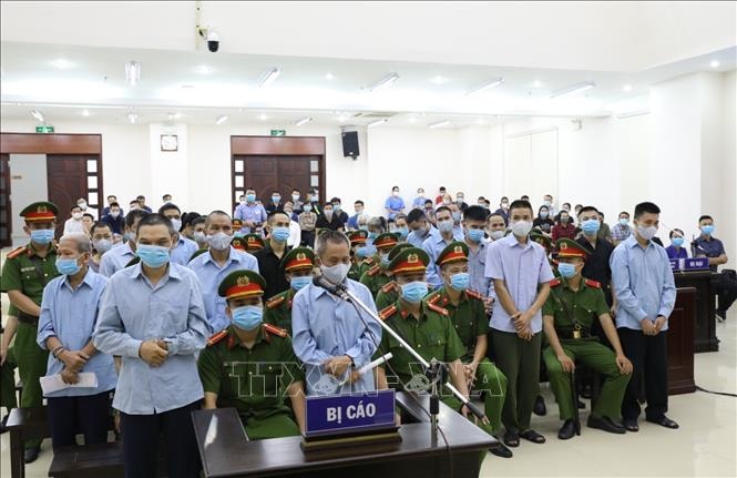 Các bị cáo tại phiên tòa. Ảnh: TTXVN