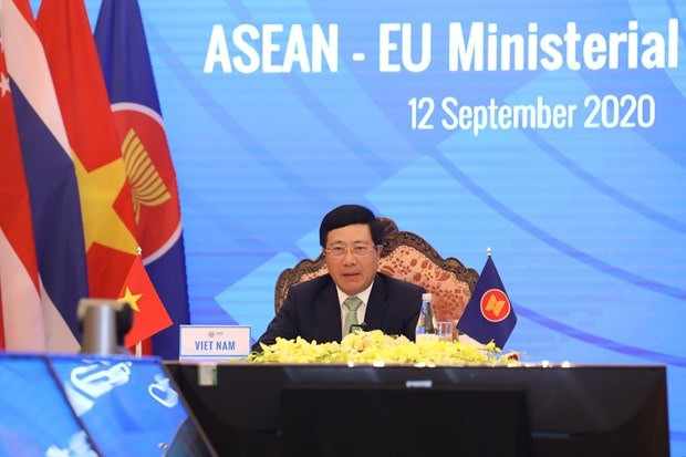 Deputy Prime Minister and Foreign Minister Pham Binh Minh speaks at the ASEAN-EU Ministerial Meeting (Photo: VNA)