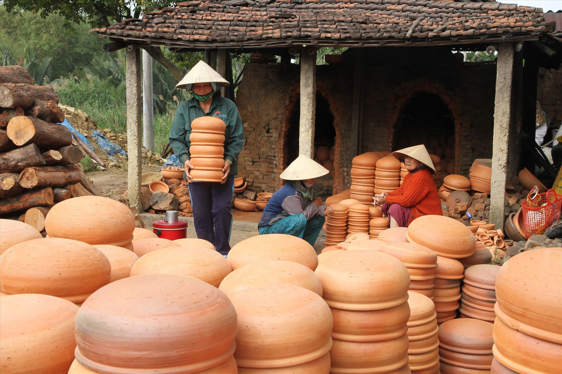 Thanh Ha pottery village