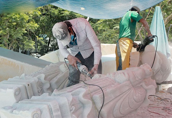 Stone carving in Non Nuoc