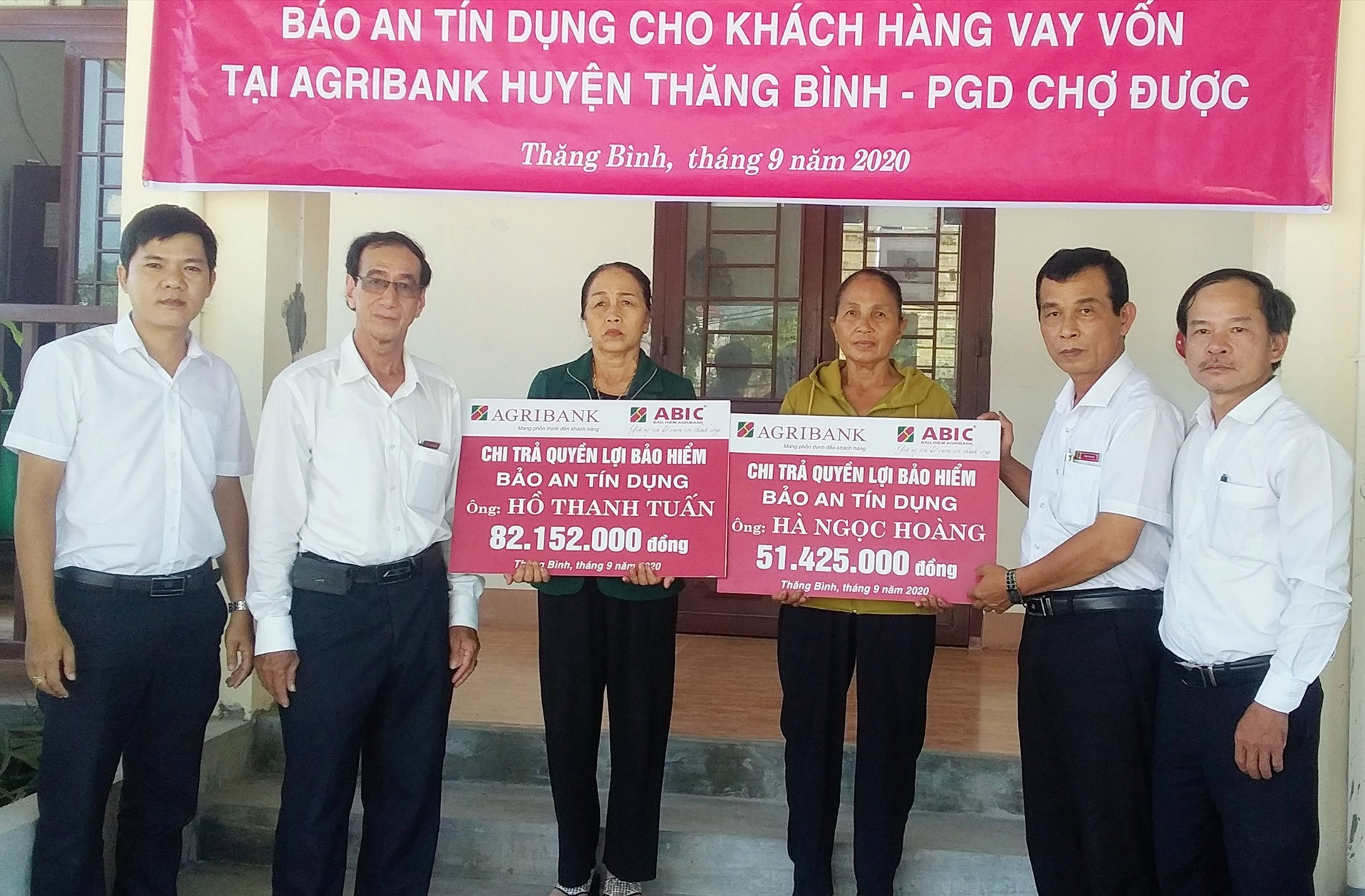 ABIC chi trả quyền lợi cho 2 khách hàng tại xã Bình Hải (Thăng Bình).