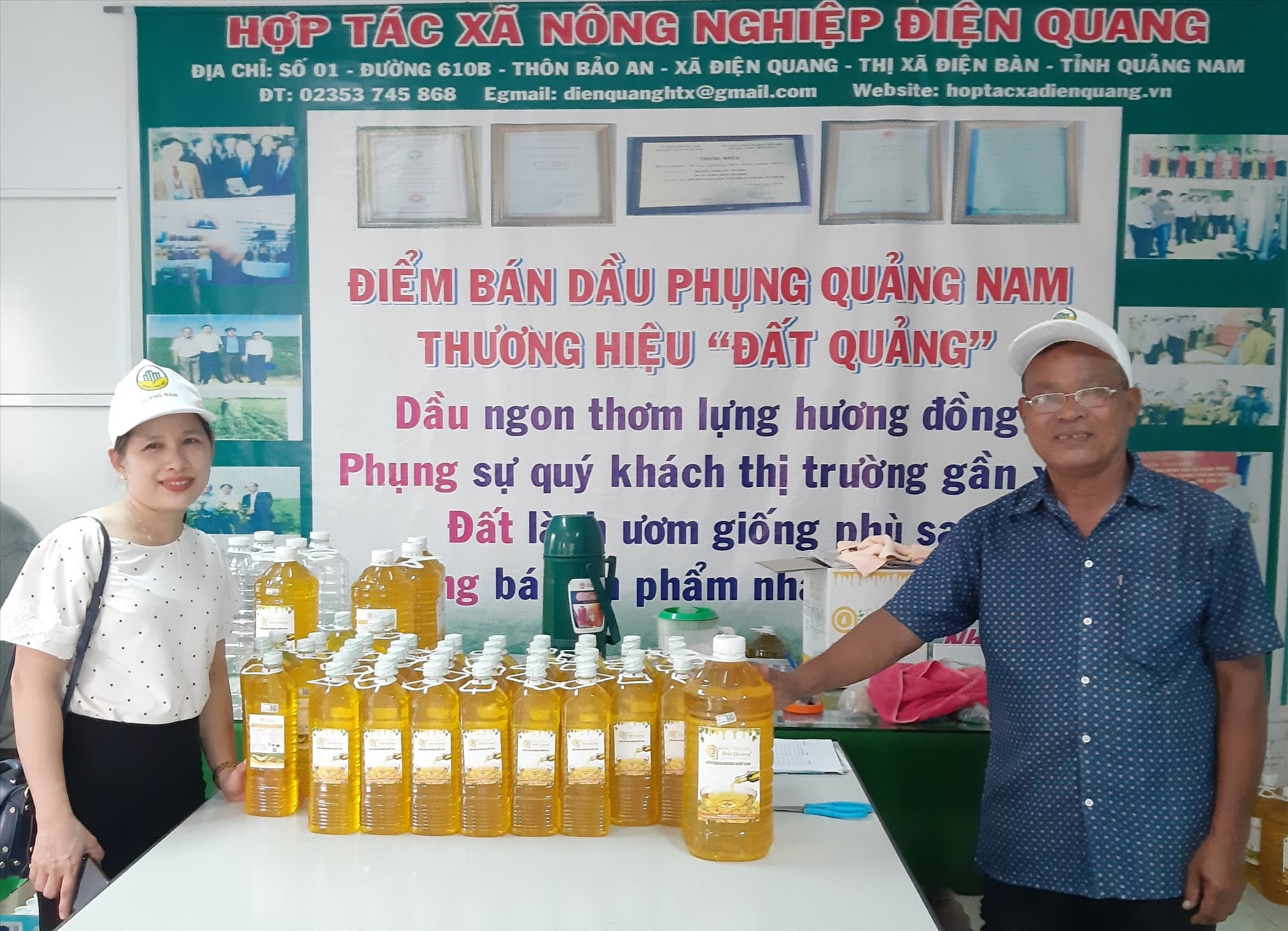 Dầu phụng Đất Quảng của HTX Nông nghiệp Điện Quang cần được hỗ trợ nhiều khâu để vươn ra thị trường.