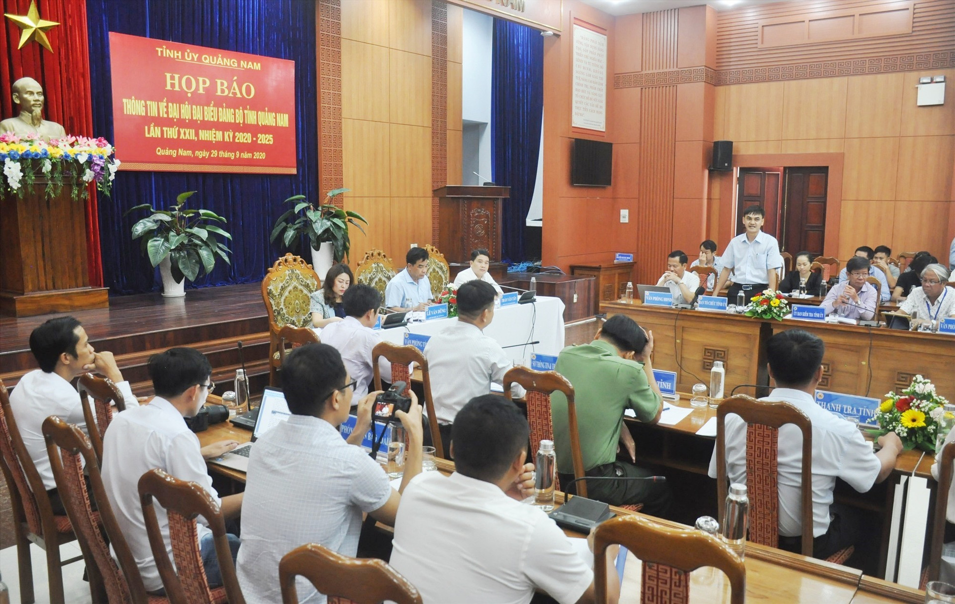 Tỉnh ủy vừa tổ chức họp báo thông tin về Đại hội đại biểu Đảng bộ tỉnh lần thứ XXII. Ảnh: N.Đ