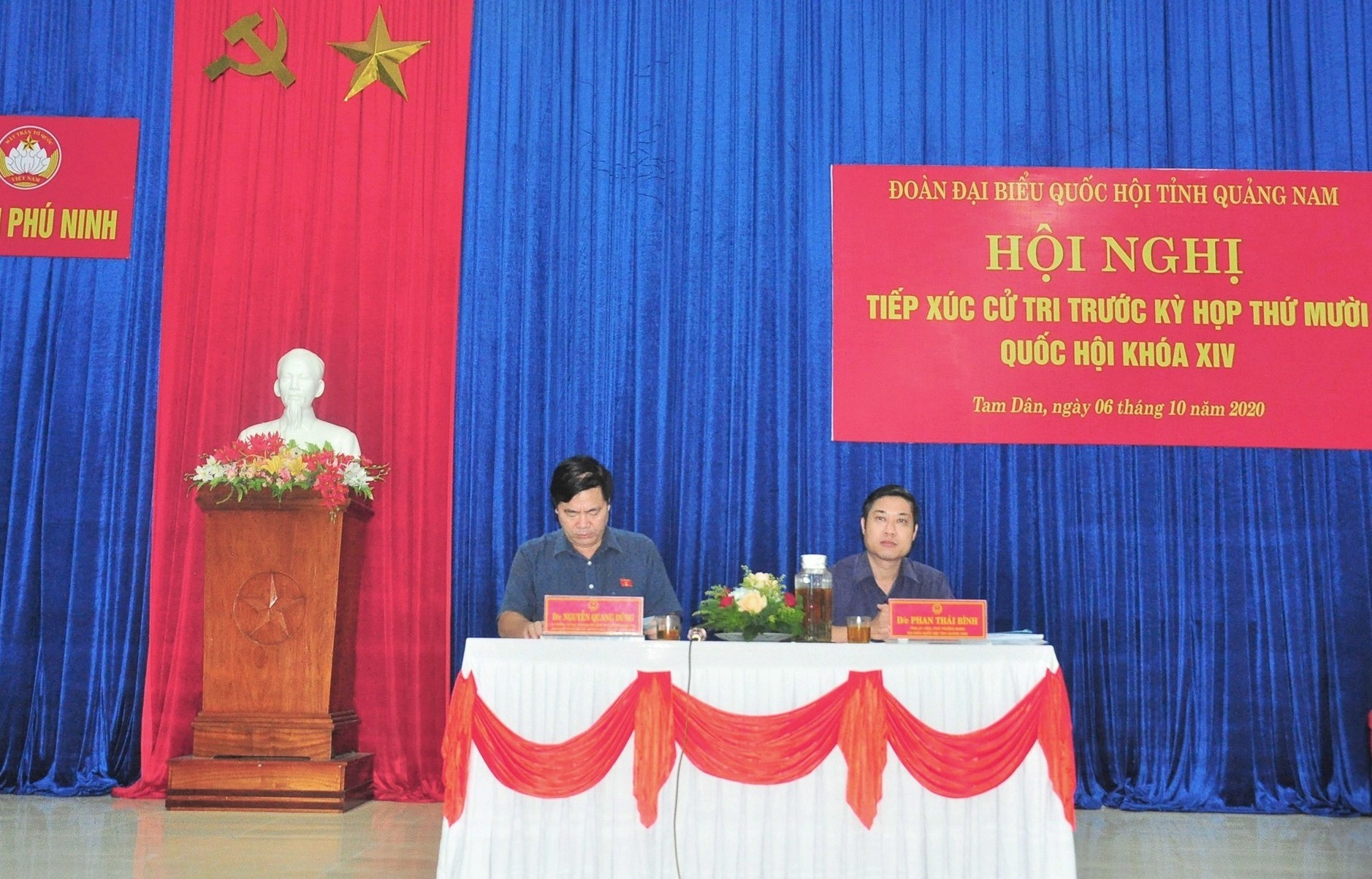 Đoàn ĐBQH tỉnh tiếp xúc cử tri huyện Phú Ninh. Ảnh: VINH ANH