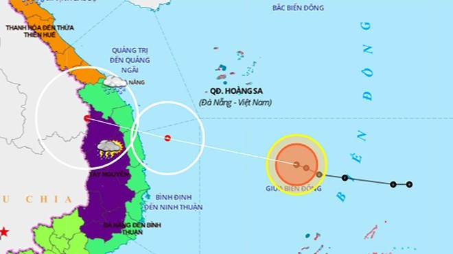 Áp thấp nhiệt đới trên Biển Đông dự báo mạnh lên thành bão, đi vào các tỉnh từ Quảng Nam đến Phú Yên. Ảnh: Trung tâm Dự báo KTTV quốc gia