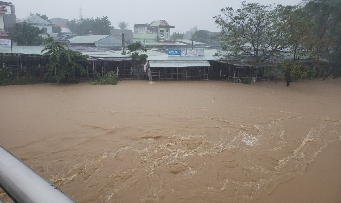Các địa phương trong tỉnh tiếp tục có mưa lớn, lũ trên các sông Vu Gia, Thu Bồn có thể đạt trên mức báo động III. Ảnh: P.V