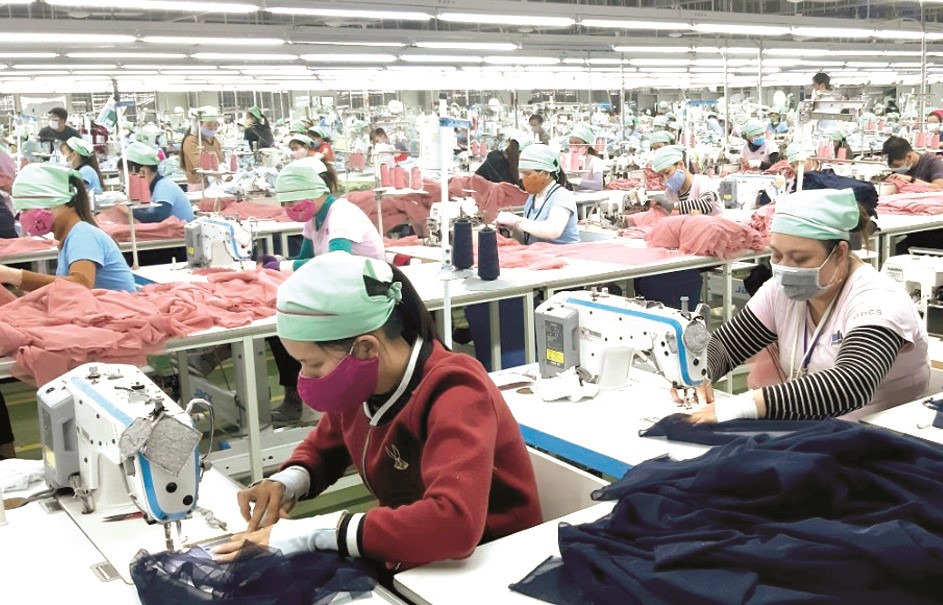 Công ty TNHH MTV Panko Tam Thăng chú trọng nâng cao năng lực cạnh tranh để xuất khẩu hàng may mặc sang EU. Ảnh: VIỆT NGUYỄN