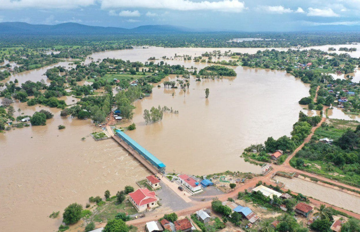 Một số nước Đông Nam Á như Việt Nam, Campuchia, Thái Lan đang gồng mình chống lũ. lụt. Ảnh: watchernews