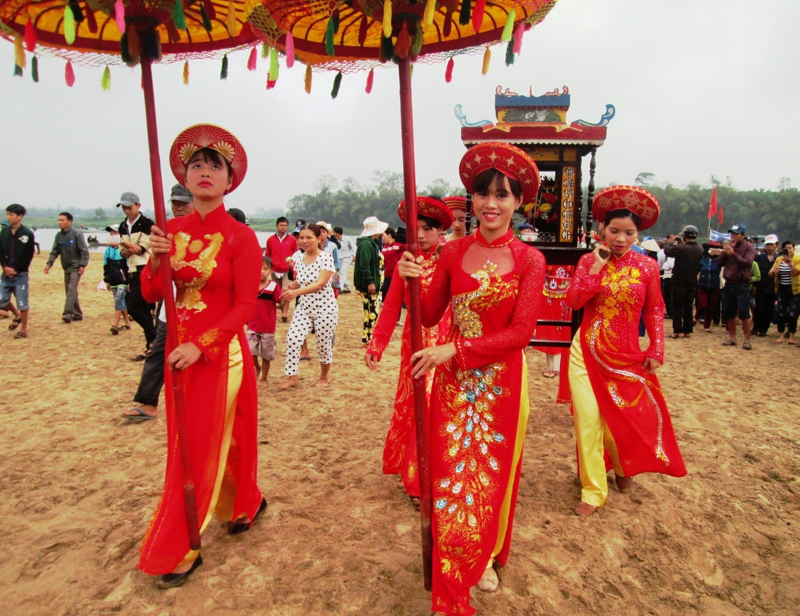 Lễ hội Bà Thu Bồn là nét đẹp văn hóa truyền thống của huyện Duy Xuyên. Ảnh: T.P