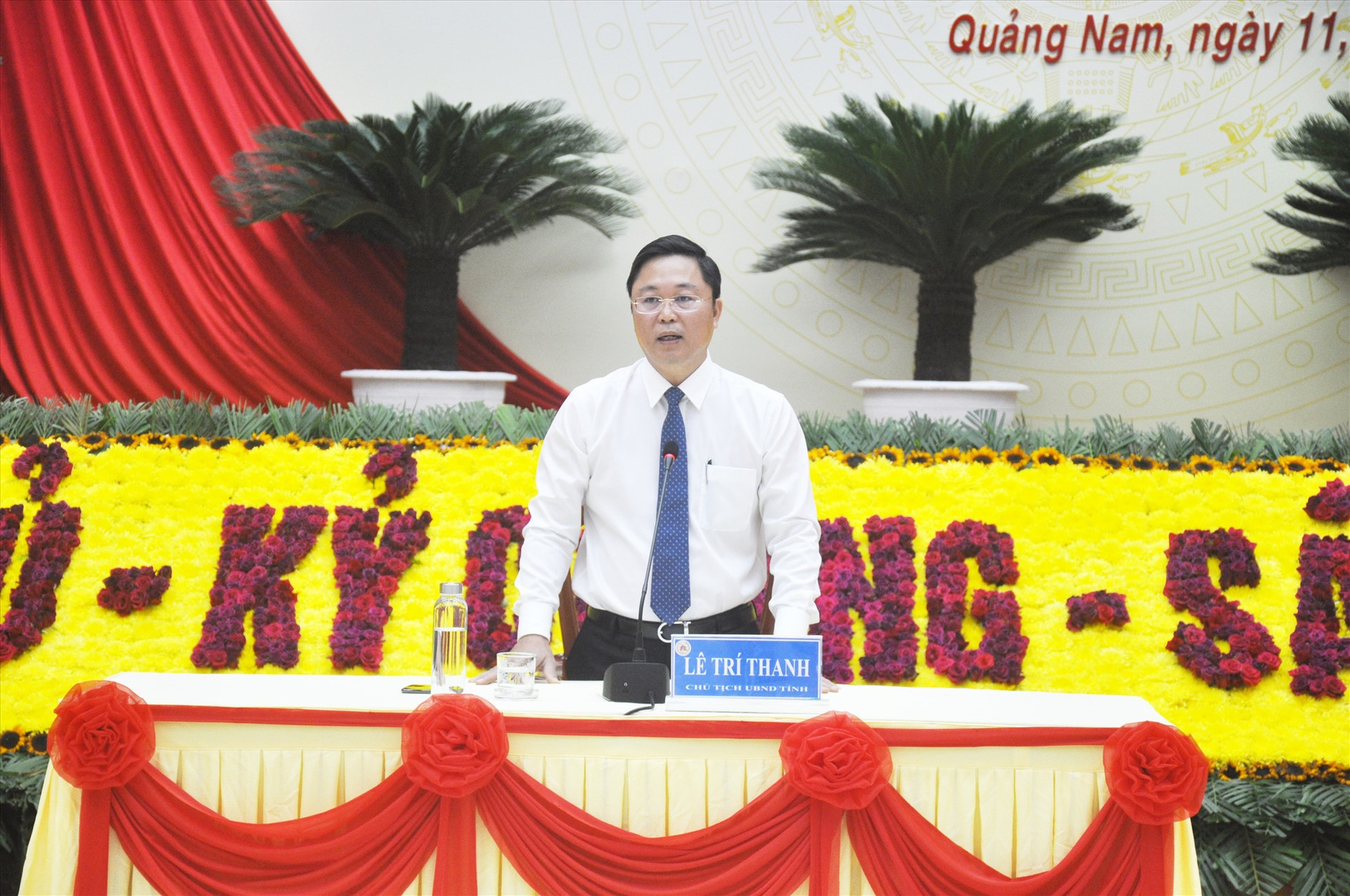 Phó Bí thư Tỉnh ủy, Chủ tịch UBND tỉnh Lê Trí Thanh thông tin về định hướng phát triển của Quảng Nam đến năm 2025, tầm nhìn đến năm 2030 cho các cơ quan báo chí. Ảnh: N.Đ