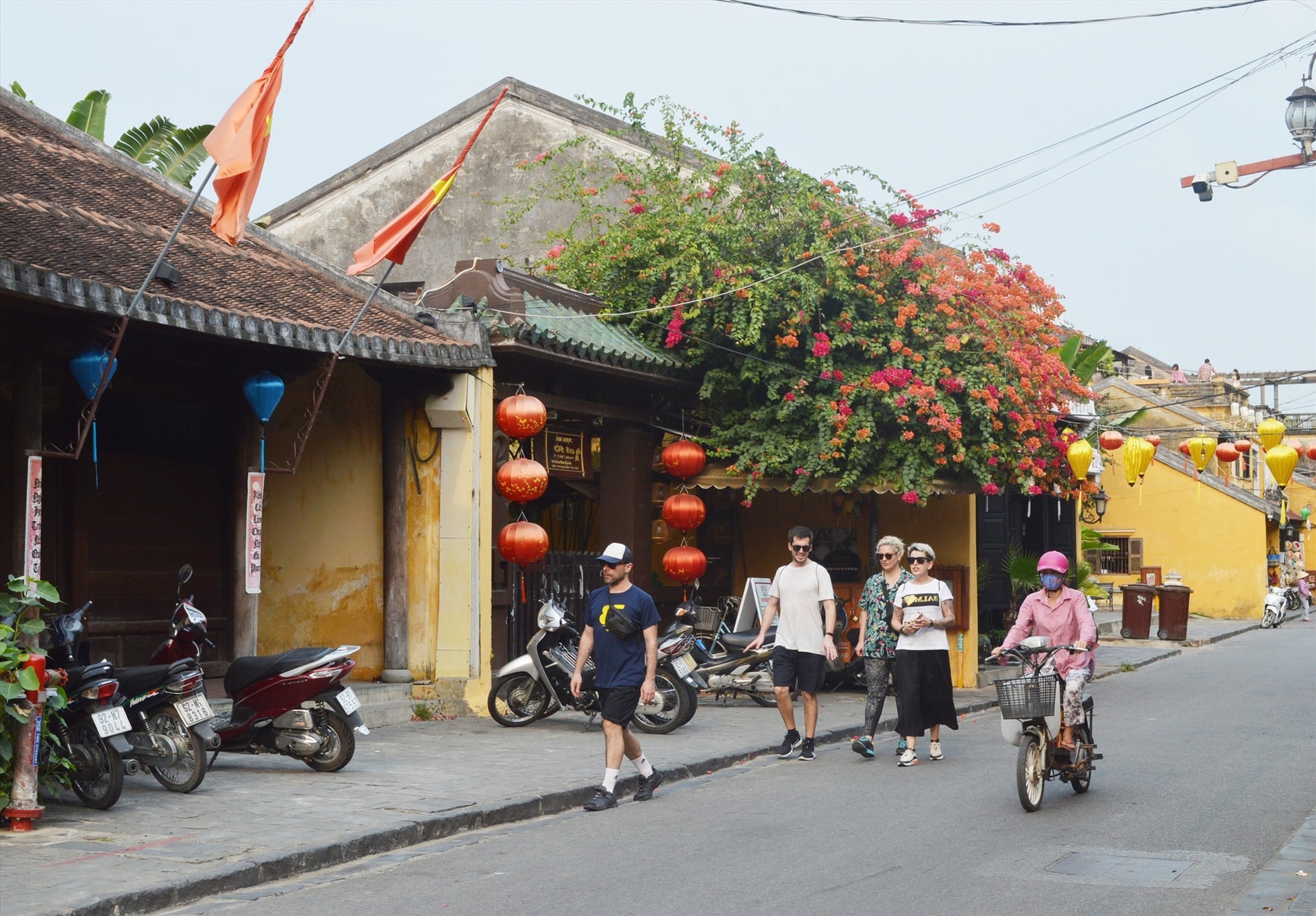 Tourists in Hoi An city