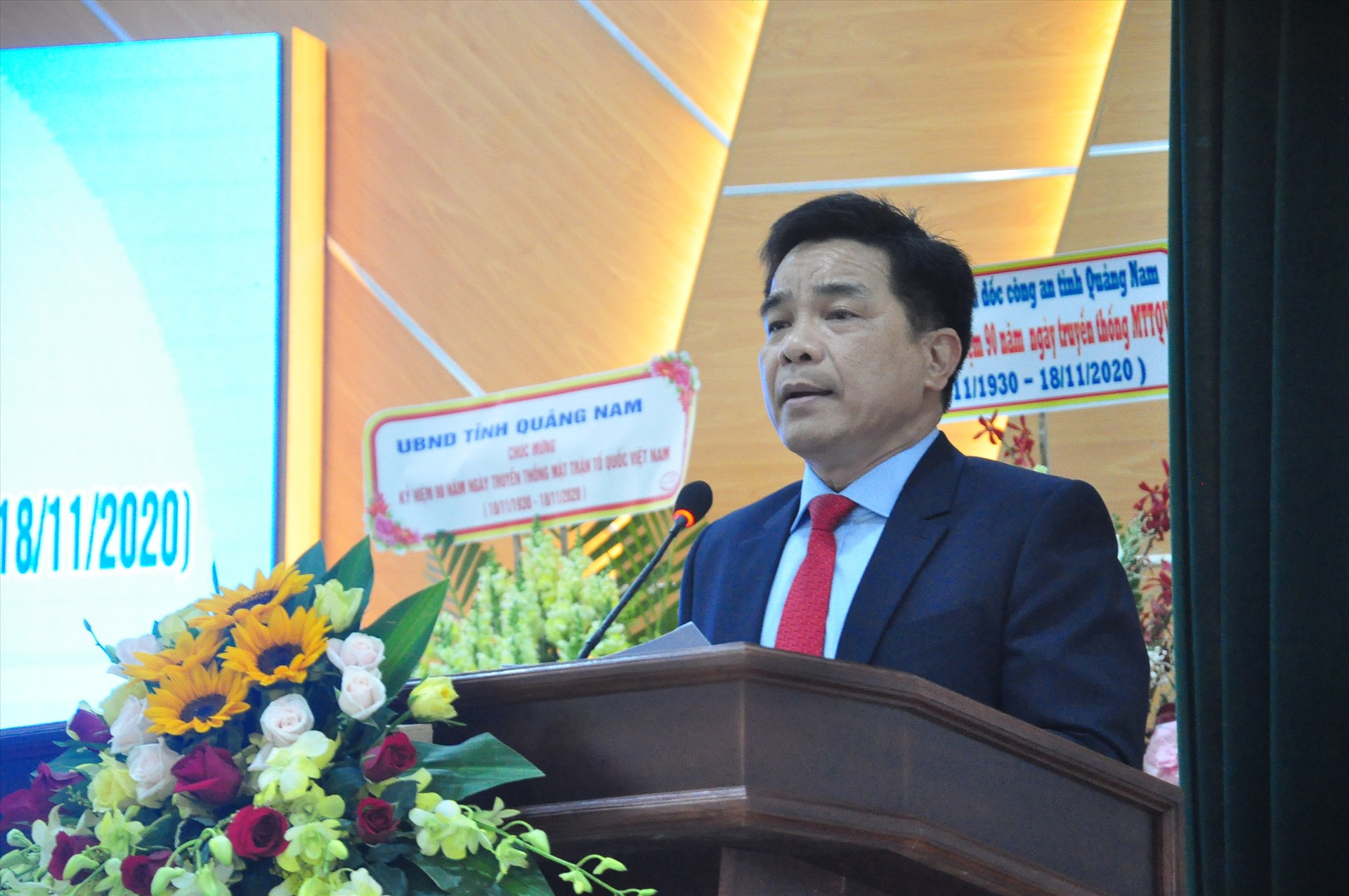 Phó Bí thư Thường trực Tỉnh ủy Lê Văn Dũng phát biểu tại buổi gặp mặt 90 năm truyền thống MTTQ Việt Nam. Ảnh: VINH ANH