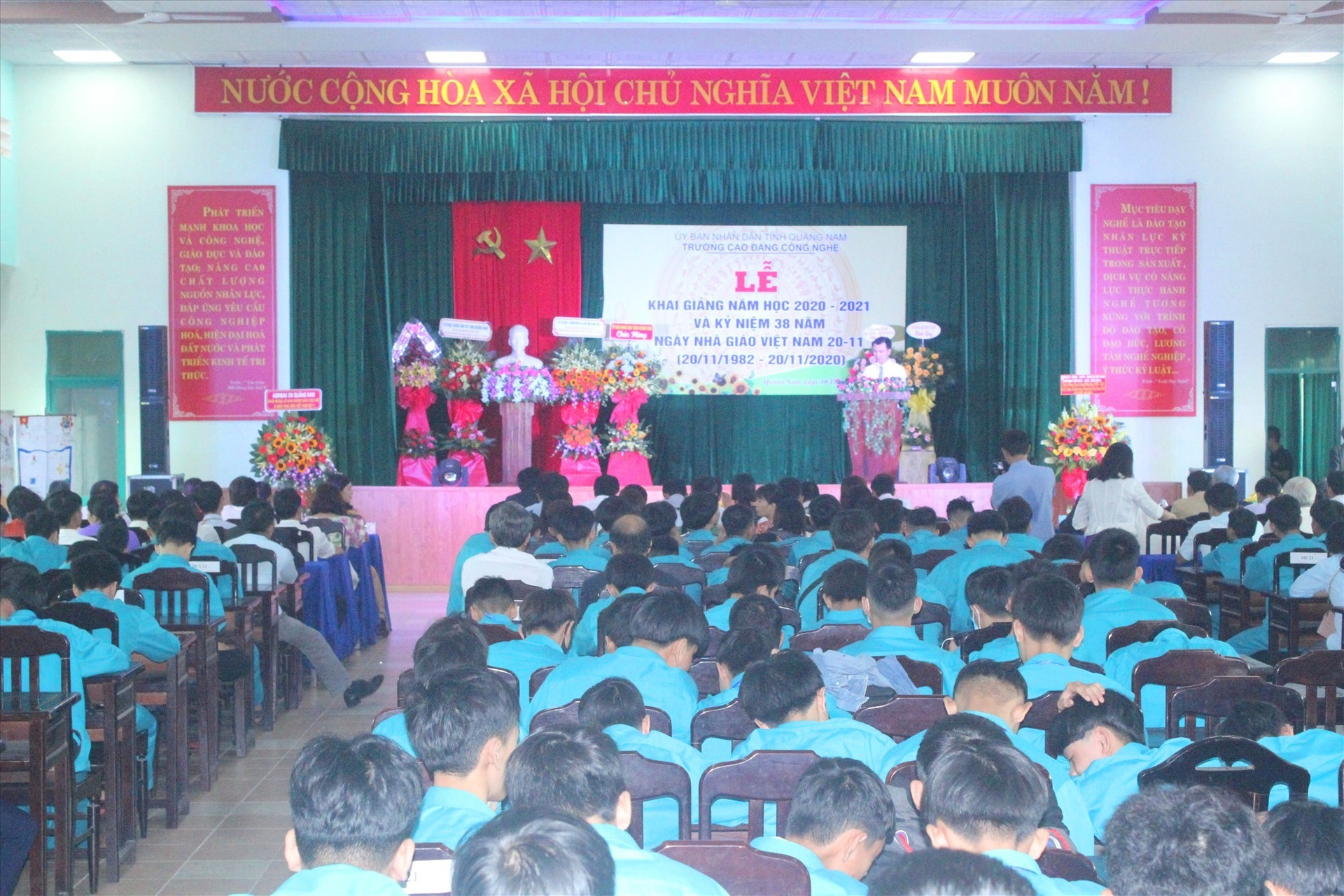 Lễ khai giảng năm học mới 2020 - 2021 tại Trường Cao đẳng Công nghệ Quảng Nam. Ảnh: D.L