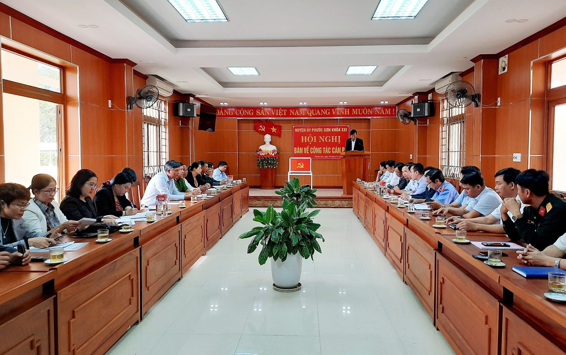 Huyện ủy Phước Sơn tổ chức hội nghị bàn về công tác cán bộ sáng nay 19.11. Công Kỷ