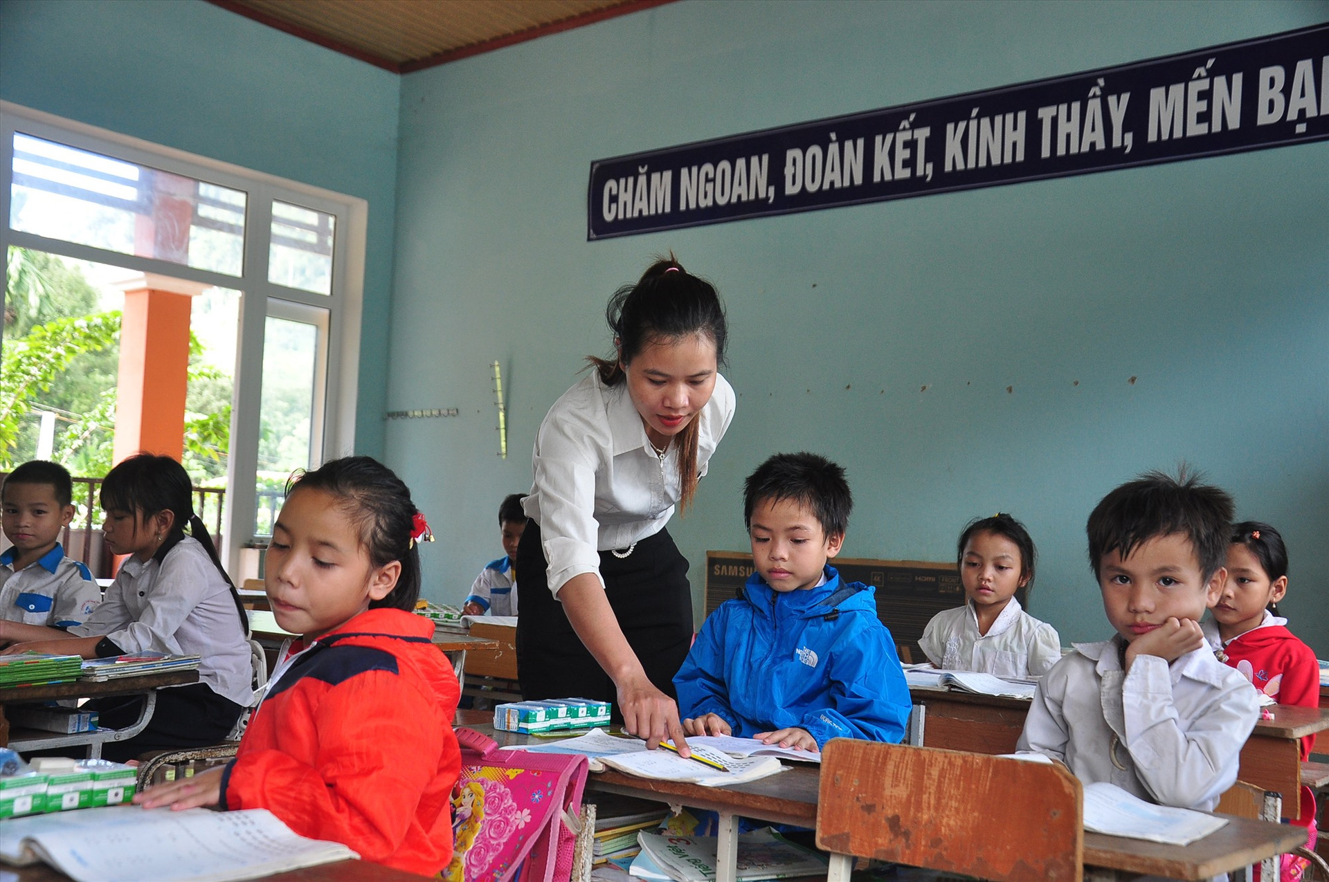 Hoạt động dạy học ở Trường Phổ thông dân tộc bán trú tiểu học Trà Leng được khởi động lại từ ngày 18.11. Ảnh: VINH ANH