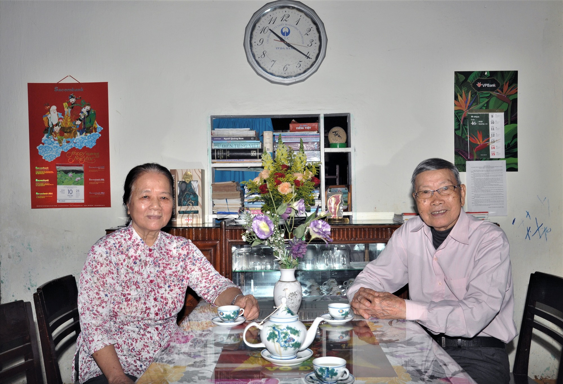 Nhà giáo ưu tú Nguyễn Thị Tâm và chồng là thấy giáo Nguyễn Ngọc Phong. Ảnh: X.P