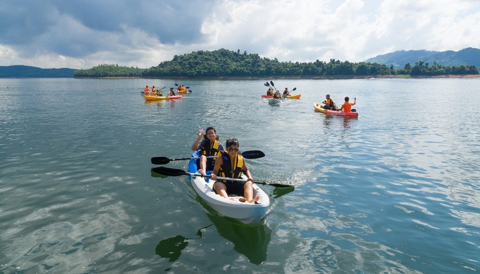 Kayaking on Phu Ninh lake