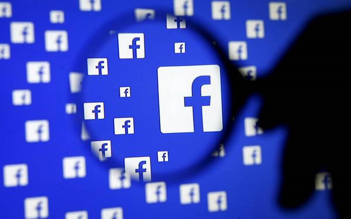 Facebook đã hợp tác với chính phủ Việt Nam để ngăn chặn nhiều tài khoản giả mạo. Ảnh: Reuters.