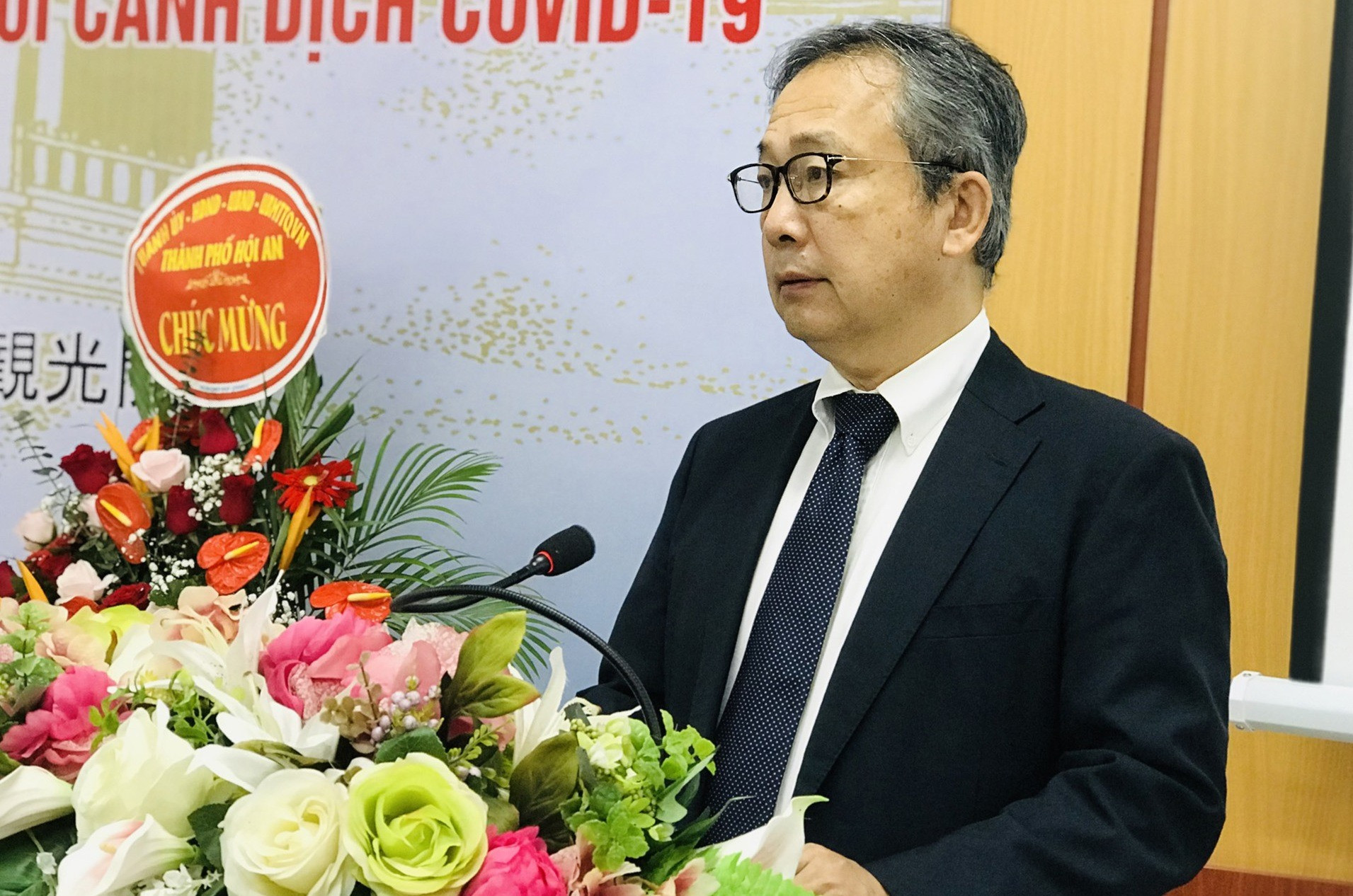 Đại sứ Đặc mệnh toàn quyền Nhật Bản tại Việt Nam - Yamada Takio phát biểu tại buổi tọa đàm. Ảnh: H.T