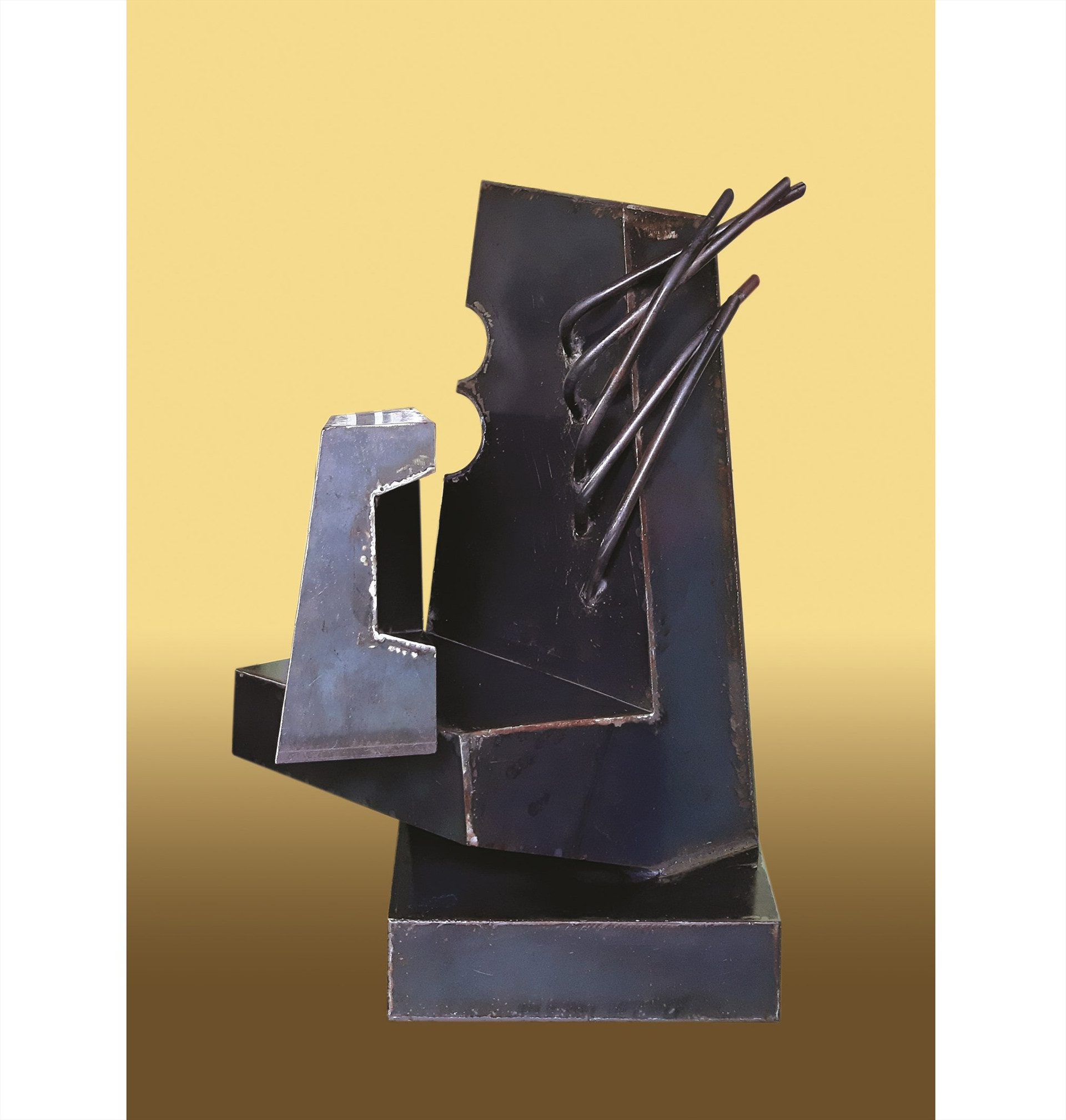 Tác phẩm “Ấn tượng Côn Đảo“, chất liệu sắt hàn, tác giả Trần Đức