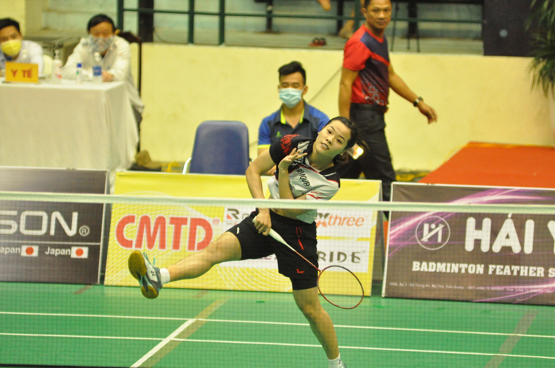 Tay vợt Nguyễn Thùy Linh xuất sắc giành chức vô địch nội dung đơn nữ. Ảnh: T.V