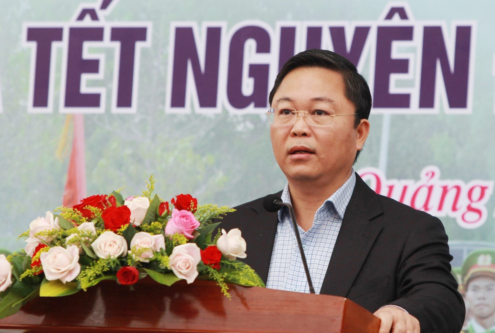 Chủ tịch UBND tỉnh Lê Trí Thanh phát biểu tại buổi ra quân. Ảnh: T.C