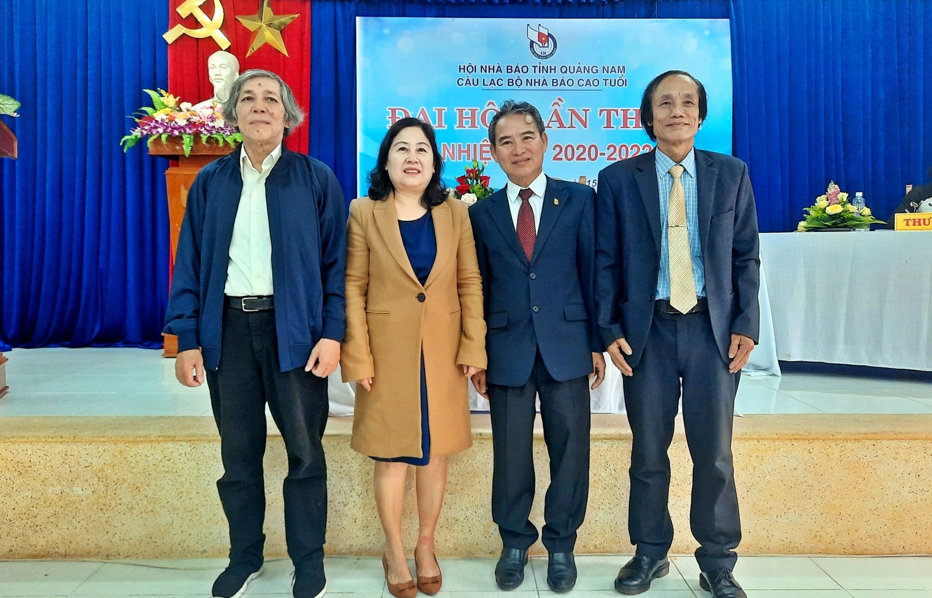 Ban Chủ nhiệm CLB Nhà báo cao tuổi Quảng Nam nhiệm kỳ 2020 - 2022. Ảnh: Đ.ĐẠO