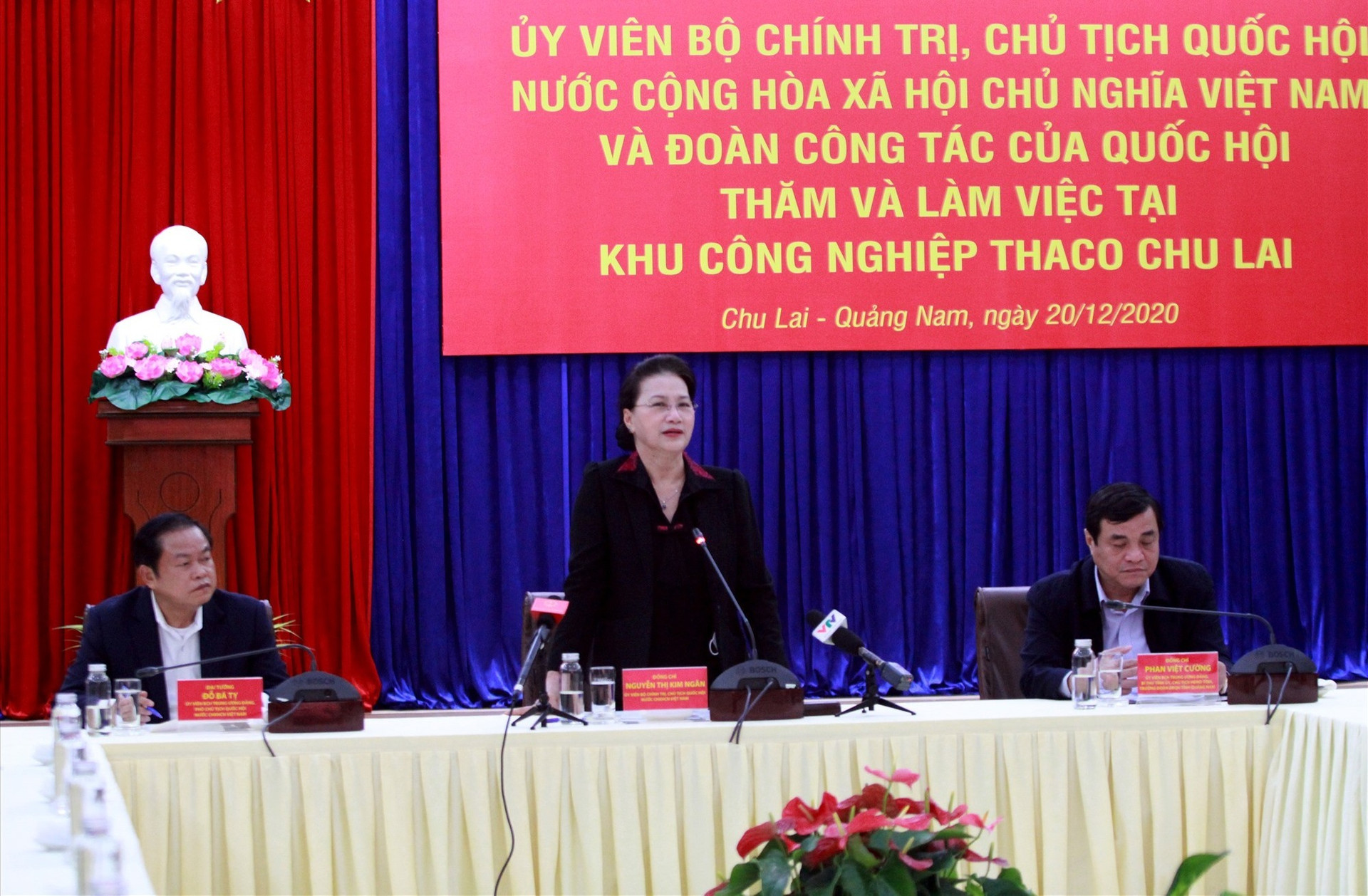 Chủ tịch Quốc hội Nguyễn Thị Kim Ngân đánh giá cao những nỗ lực của Quảng Nam trong phòng chống dịch, khắc phục hậu quả thiên tai cũng như phát triển kinh tế xã hội năm 2020.