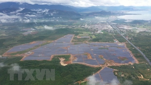 A 2.4 trillion VND (104.5 million USD) solar power plant was inaugurated in Van Ninh district, the central province of Khanh Hoa, on December 26. (Photo: VNA)