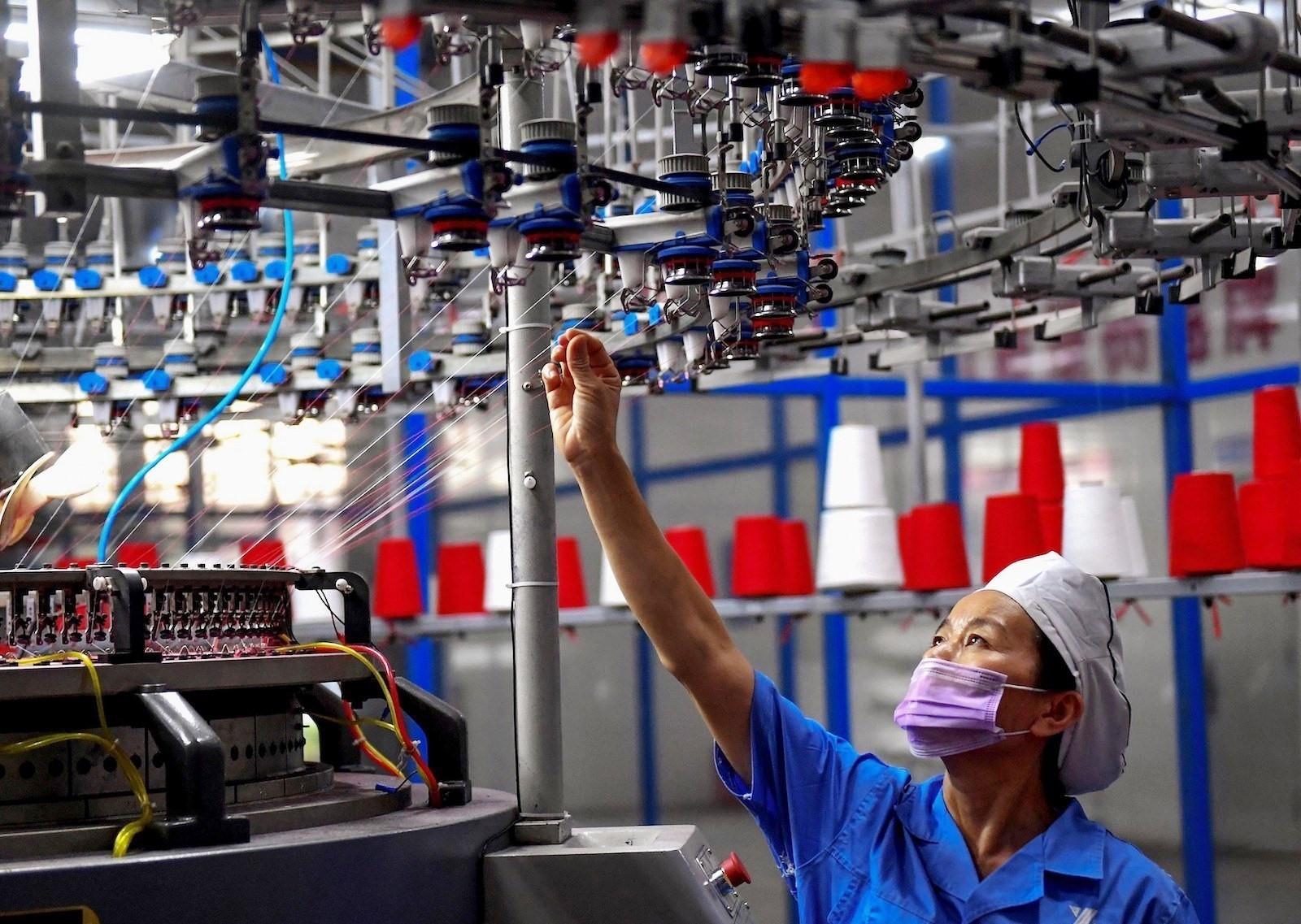 Một nhà máy sản xuất ở Việt Nam. Ảnh: AFP