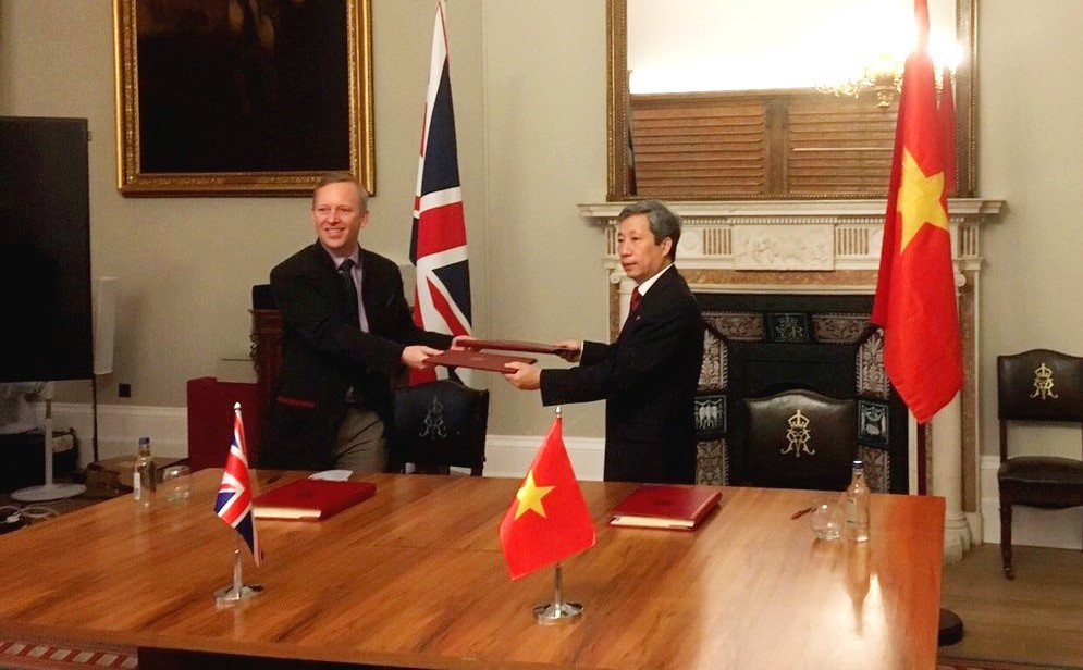 Do ảnh hưởng của COVID-19, việc ký kết Hiệp định UKVFTA đã được ủy quyền cho đại sứ hai nước trực tiếp ký tại Anh. Ảnh: Bộ Công Thương.