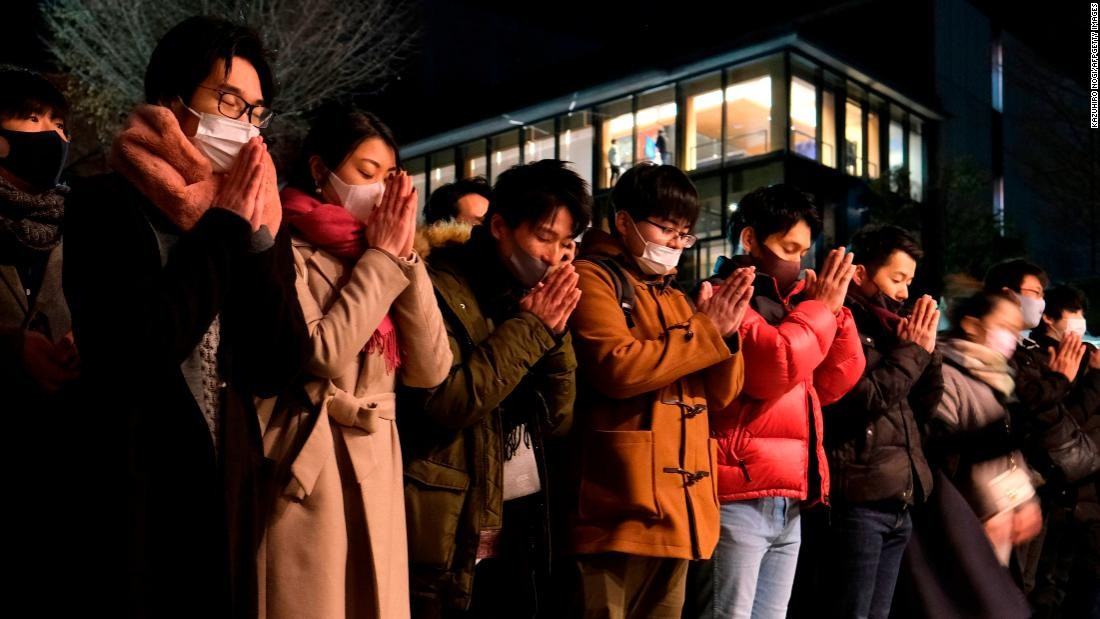 Cầu nguyện trong ngày đầu tiên trong năm mới tại đền Kanda Myojin, ở Tokyo,Nhật Bản.
