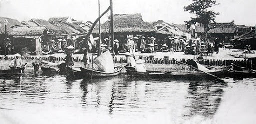 Hoi An trading port in the early 18th century