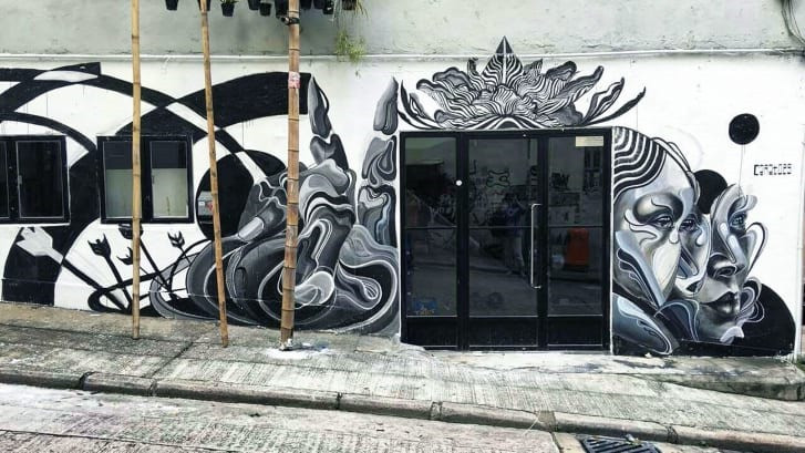 Bức tranh tường ở Hồng Kông này được vẽ bởi nghệ sĩ Caratoes, sử dụng “Air Ink” của Graviky Lab. Ảnh: CNN