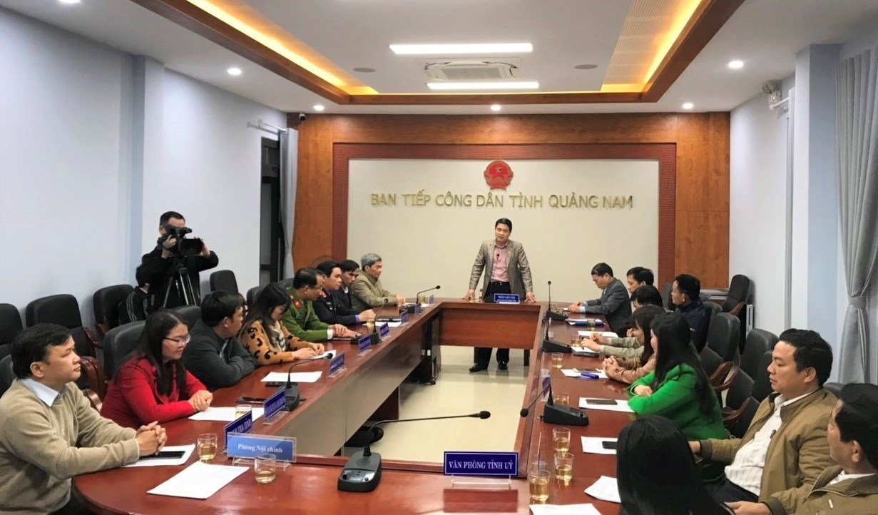 Phó Chủ tịch UBND tỉnh Trần Văn Tân phát biểu tại buổi gặp mặt. Ảnh: V.ANH