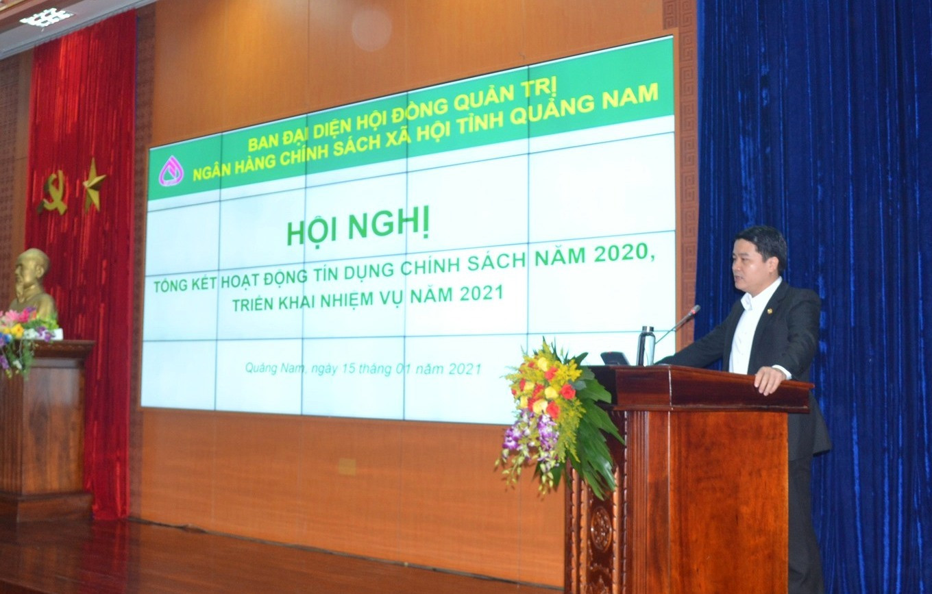 Phó Chủ tịch UBND tỉnh Trần Văn Tân phát biểu chỉ đạo hội nghị. Ảnh: VIỆT NGUYỄN