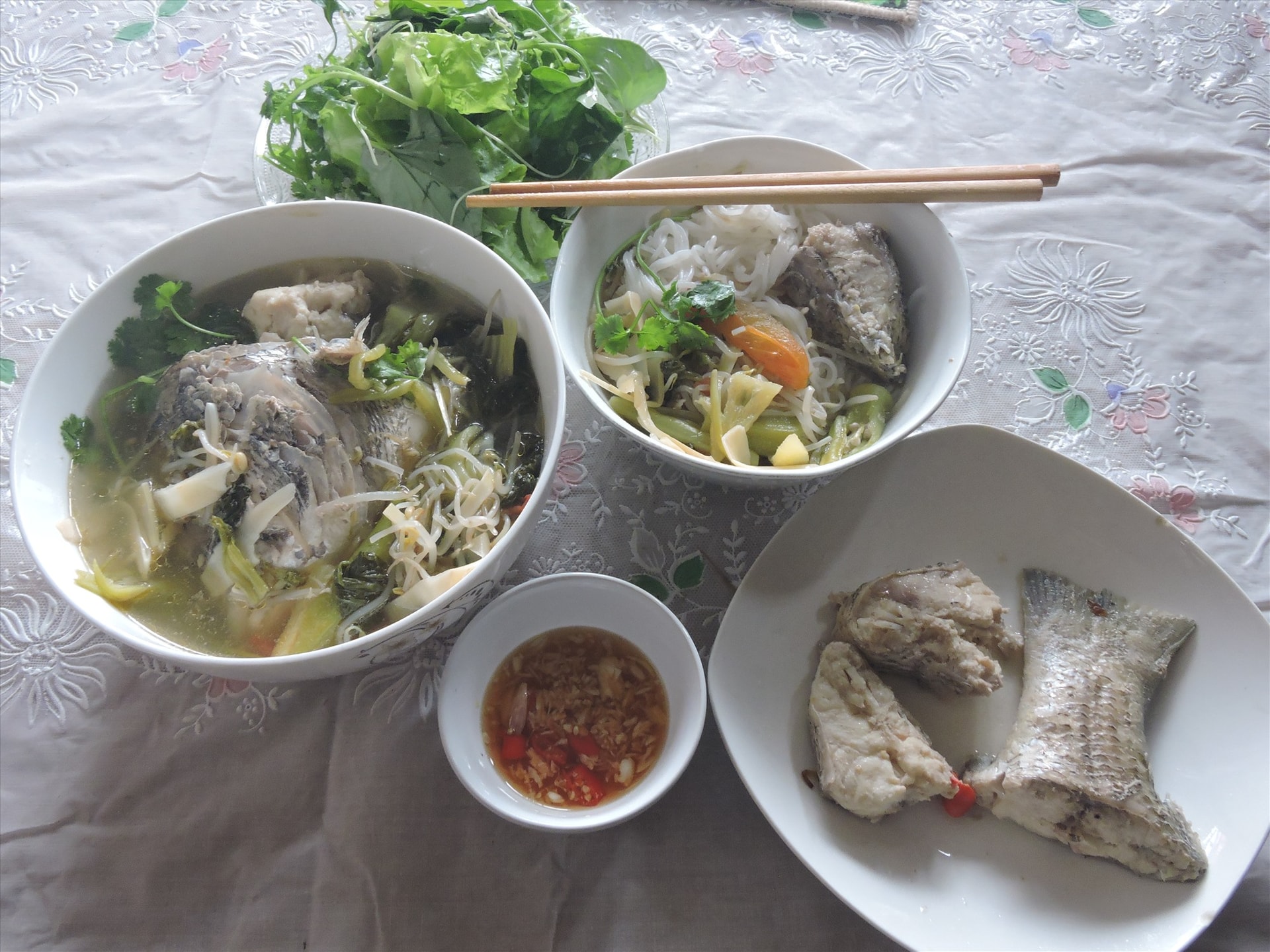 Hấp dẫn tô canh chua cá hanh.