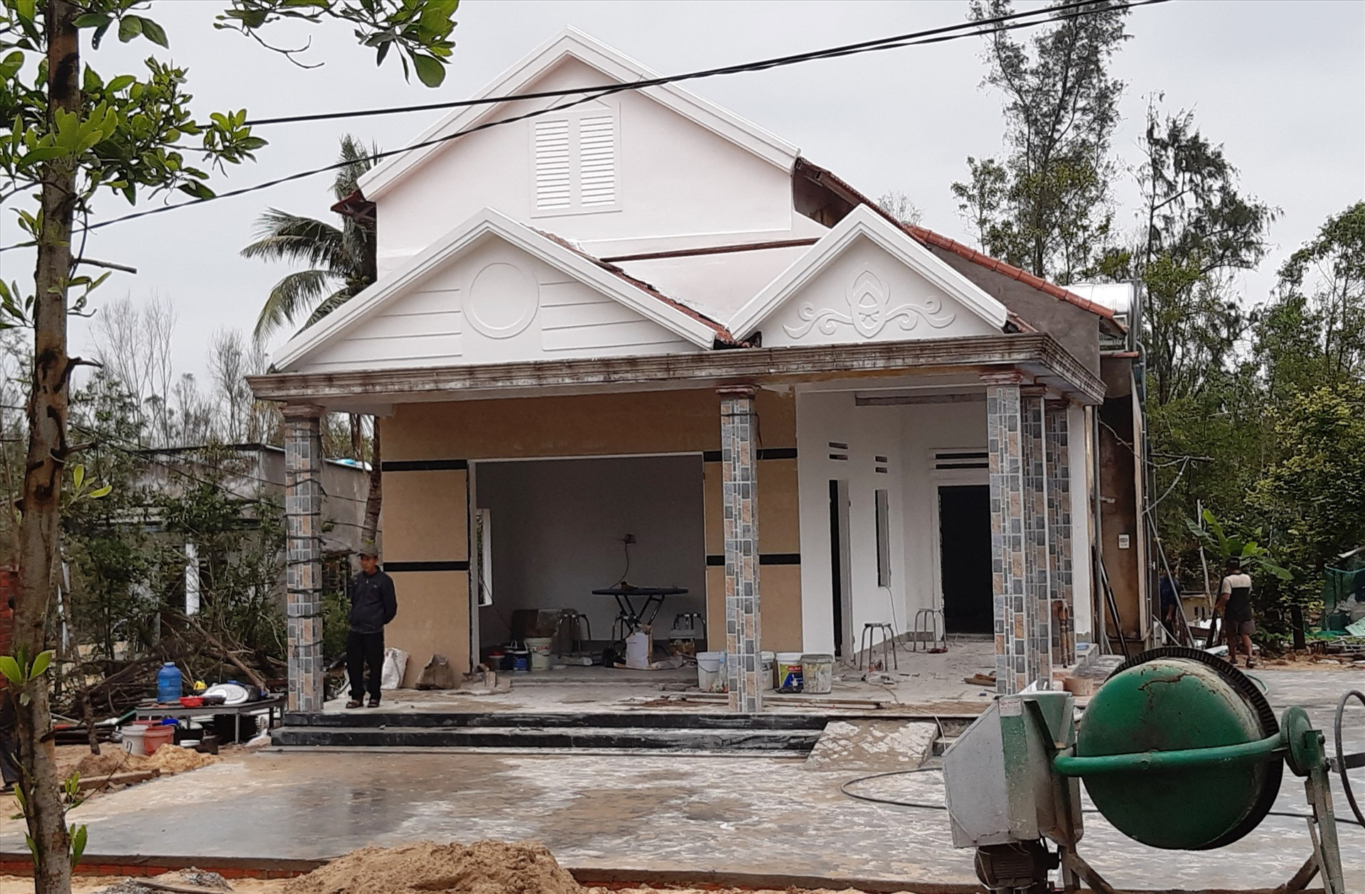 Nhiều ngôi nhà bị hư hỏng do bão ở Tam Thanh đã được sửa chữa xây mới. Ảnh: Q.S