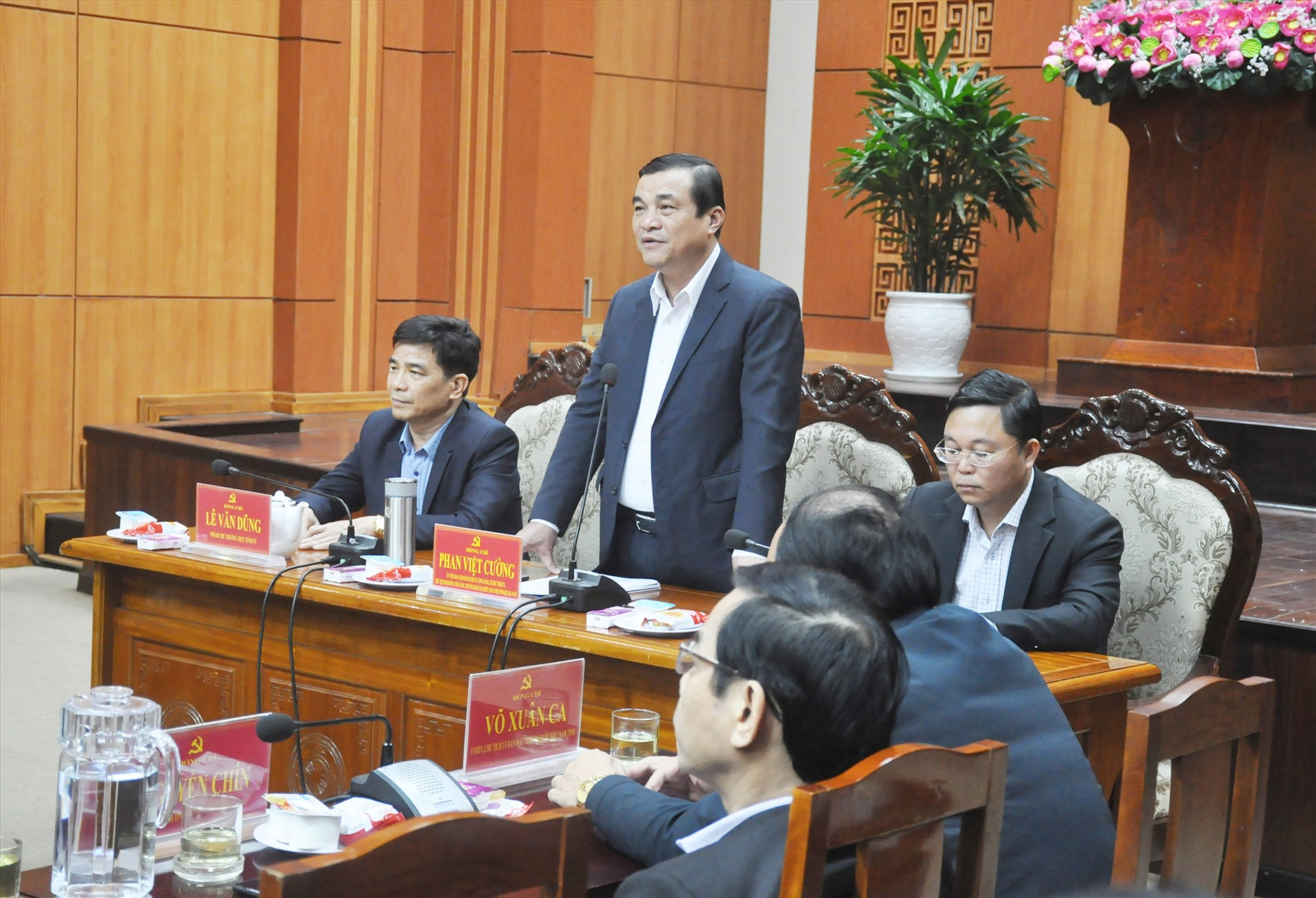 Ủy viên Trung ương Đảng, Bí thư Tỉnh ủy Phan Việt Cường phát biểu tại buổi gặp mặt. Ảnh: N.Đ