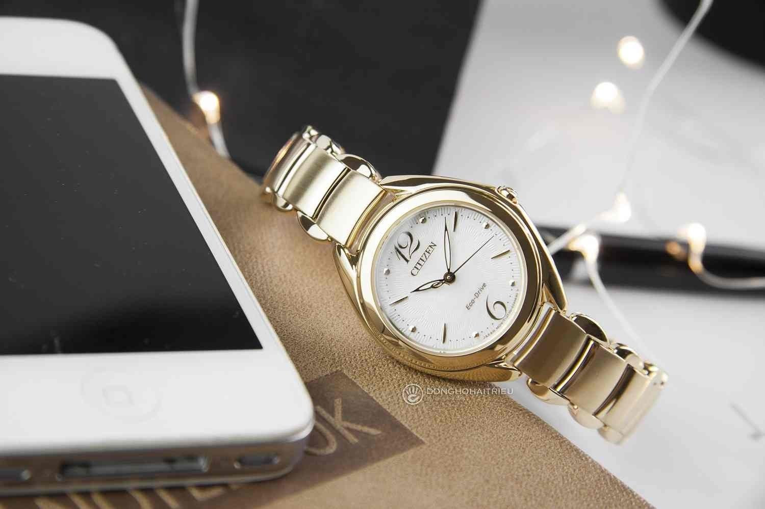 Đồng hồ Citizen nữ mạ vàng có trang bị nhiều chức năng hữu ích - Citizen FE2072-54A