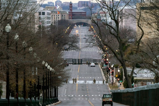 Independence Avenue, một trong những đại lộ chính tại Washington D.C được kiểm soát rất nghiêm ngặt. Ảnh: AP
