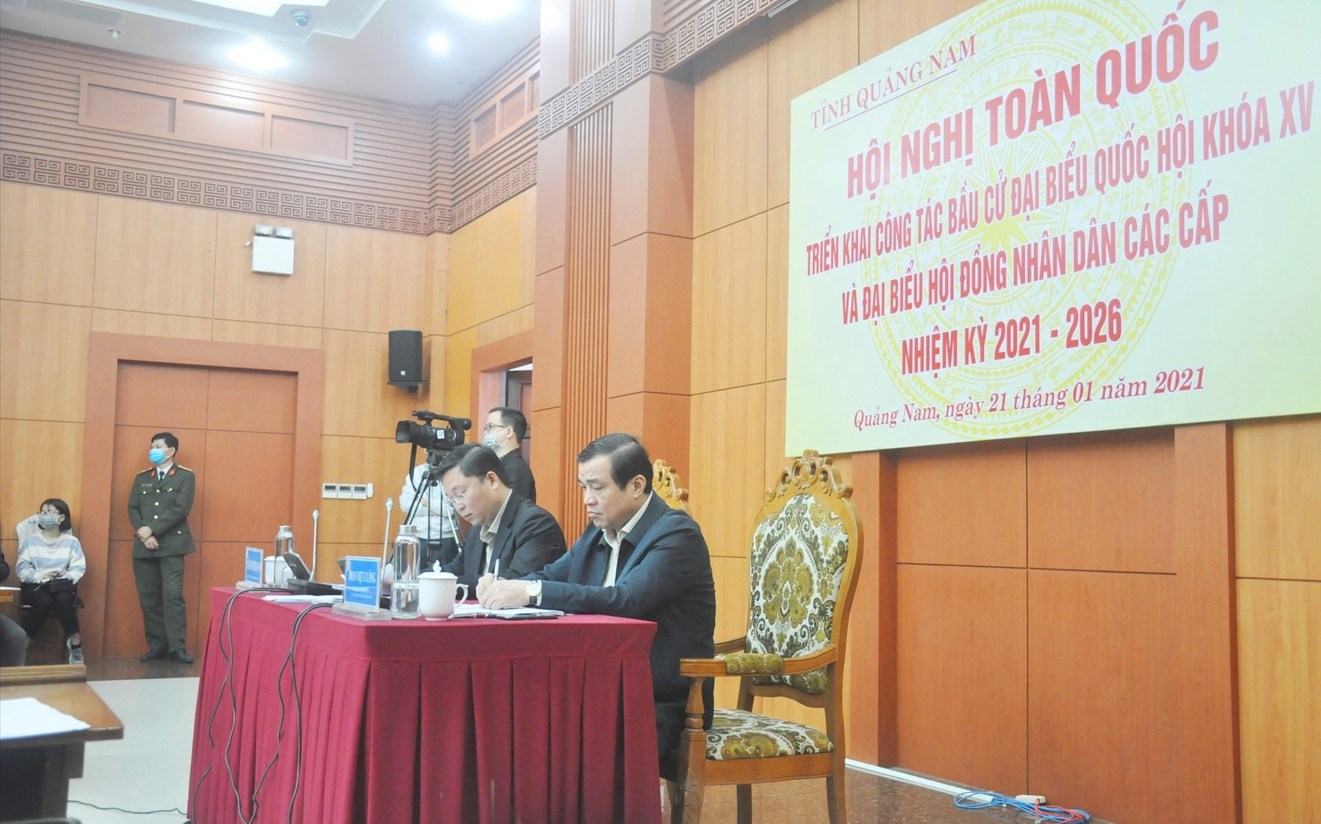 Các đồng chí Phan Việt Cường và Lê Trí Thanh chủ trì hội nghị tại điểm cầu Quảng Nam. Ảnh: N.Đ