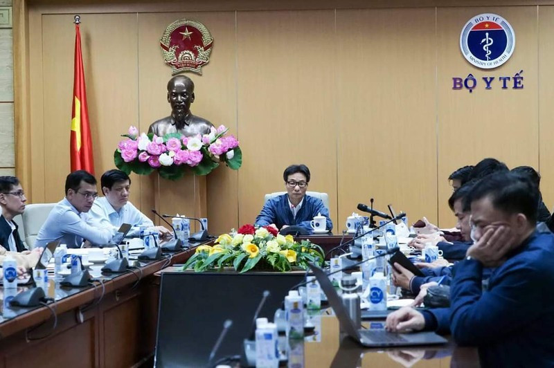 Cuộc họp khẩn trực tuyến giữa thường trực Ban chỉ đạo quốc gia với Hải Dương và Quảng Ninh. Ảnh: Bộ y tế