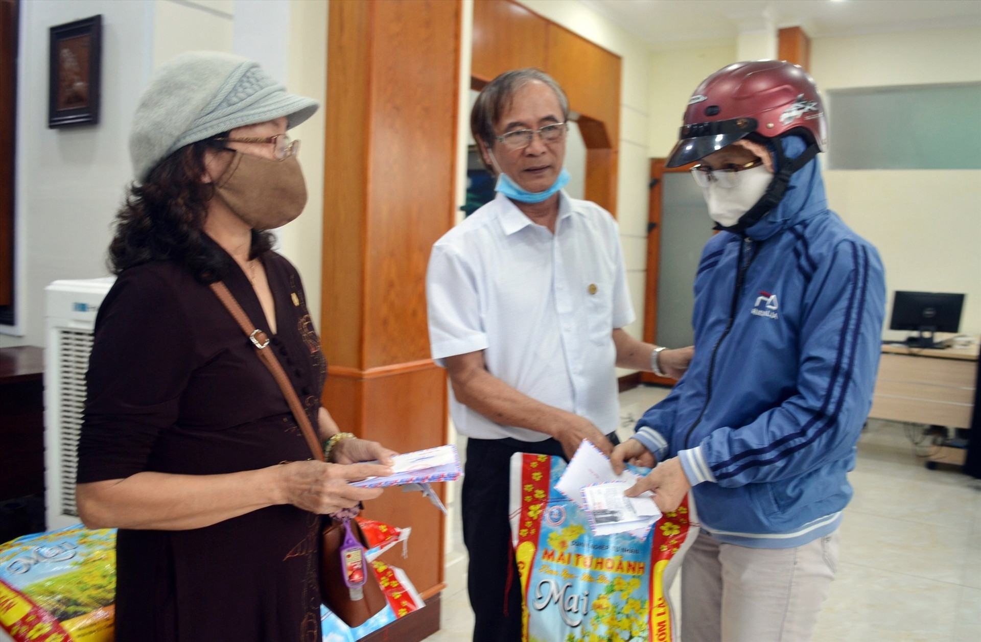 Công ty TNHH Hoàng Như trao tặng quà Tết cho những hoàn cảnh khó khăn trên địa bàn TP.Hội An