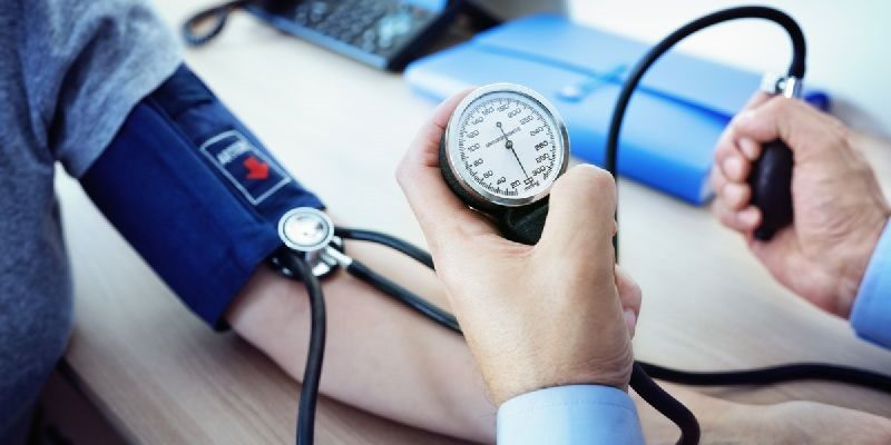 Kiểm soát tốt huyết áp là một biện pháp hữu hiệu giúp bảo vệ sức khỏe tim mạch và thể chất lâu dài.