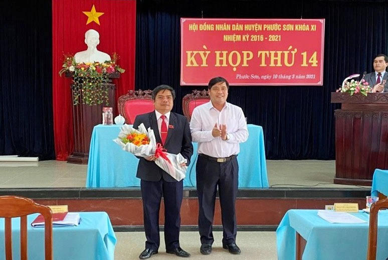 ông Đoàn Văn Thông - Bí thư Huyện ủy giữ chức Chủ tịch HĐND huyện
