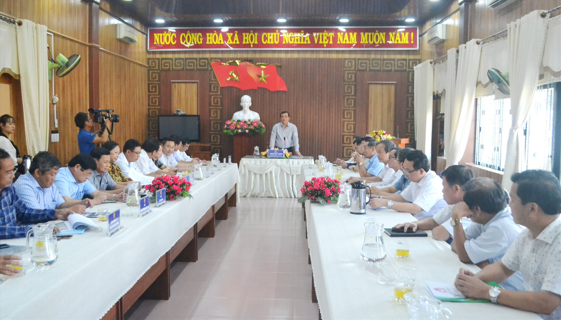 Bí thư Tỉnh ủy Phan Việt Cường yêu cầu các địa phương quản lý chặt chẽ hiện trạng. Ảnh: CT