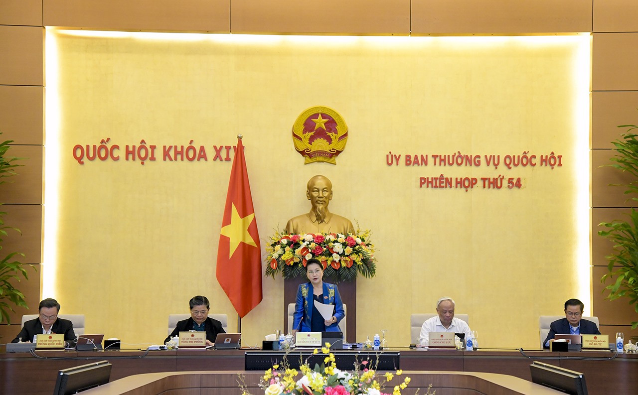 Chủ tịch Quốc hội Nguyễn Thị Kim Ngân phát biểu khai mạc phiên họp thứ 54 của Ủy ban Thường vụ Quốc hội