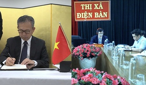 Project on building classrooms in Junko school in Dien Ban town, Quang Nam province is signed. Picture: Japanese Embassy